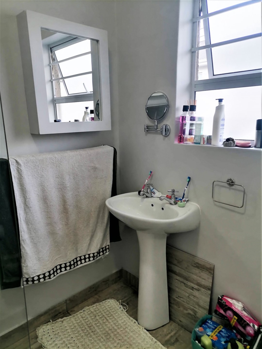 1 Bedroom Property for Sale in Kenilworth Western Cape